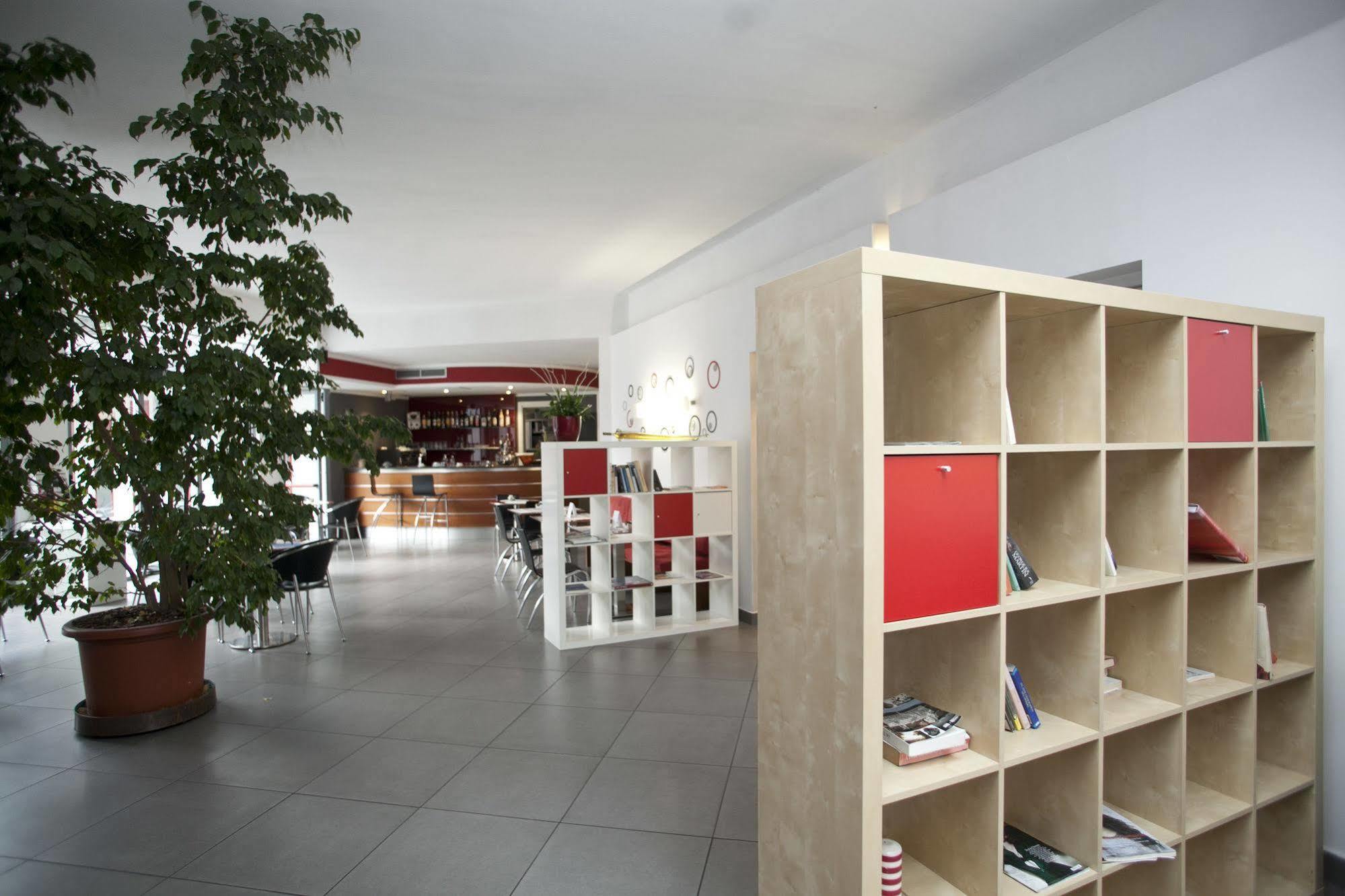 Hotel Domus Expo Parabiago Exterior photo
